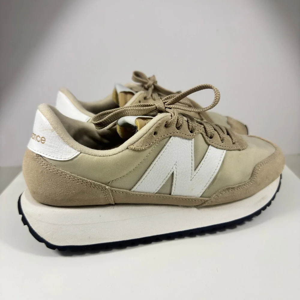 New Balance 237 Sneakers Womens 7 Moonbeam Beige Suede Low Top WS237YB